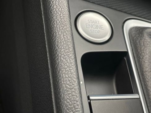 Used 2024 Volkswagen Jetta SE FWD image 17