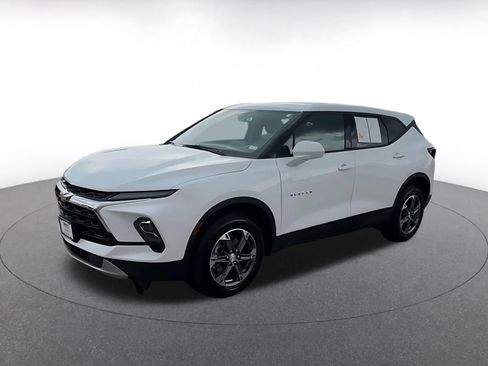 Used 2026 Chevrolet Blazer LT FWD image 7