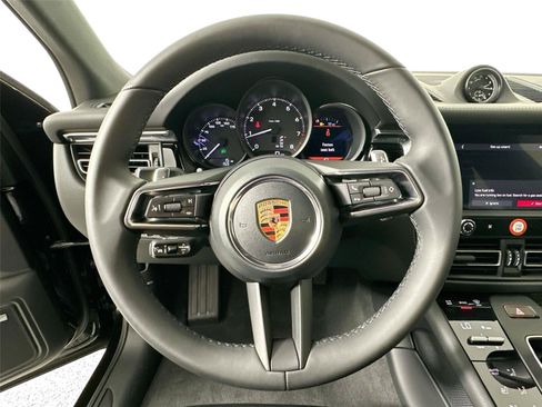 Certified 2026 Porsche Macan AWD/4WD image 14