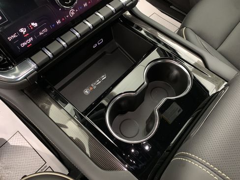 New 2026 GMC Yukon Elevation image 31