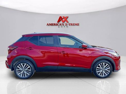 Used 2021 Nissan Kicks SV image 6