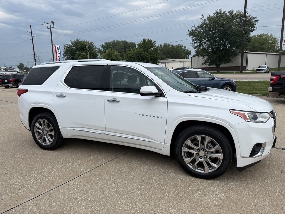 Used 2019 Chevrolet Traverse Premier w/ LPO, Floor Liner Package AWD/4WD image 3