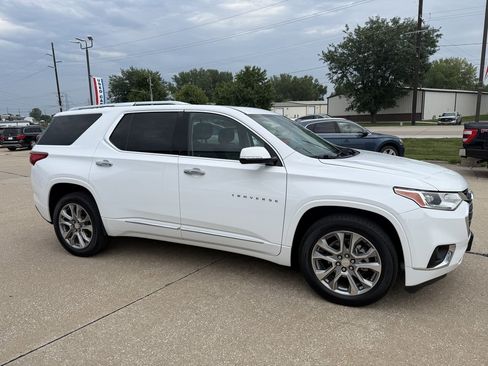 Used 2019 Chevrolet Traverse Premier w/ LPO, Floor Liner Package AWD/4WD image 3