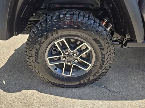 Used 2026 Jeep Gladiator Mojave AWD/4WD image 30