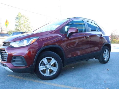 Certified 2022 Chevrolet Trax LT w/ Driver Confidence Package image 2