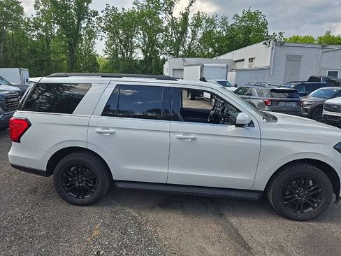Used 2024 Ford Expedition XLT AWD/4WD image 10