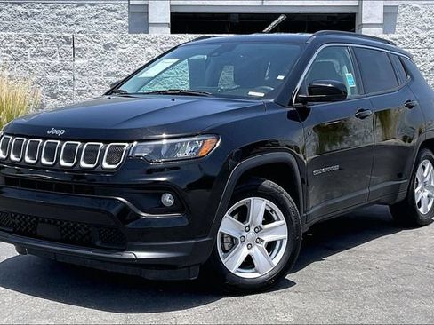 Used 2022 Jeep Compass Latitude FWD image 1