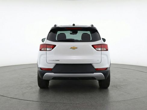 Used 2025 Chevrolet TrailBlazer LT w/ Driver Confidence Package AWD/4WD image 7