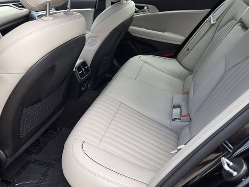Used 2023 Genesis G70 2.0T w/ Sport Prestige Package RWD image 11