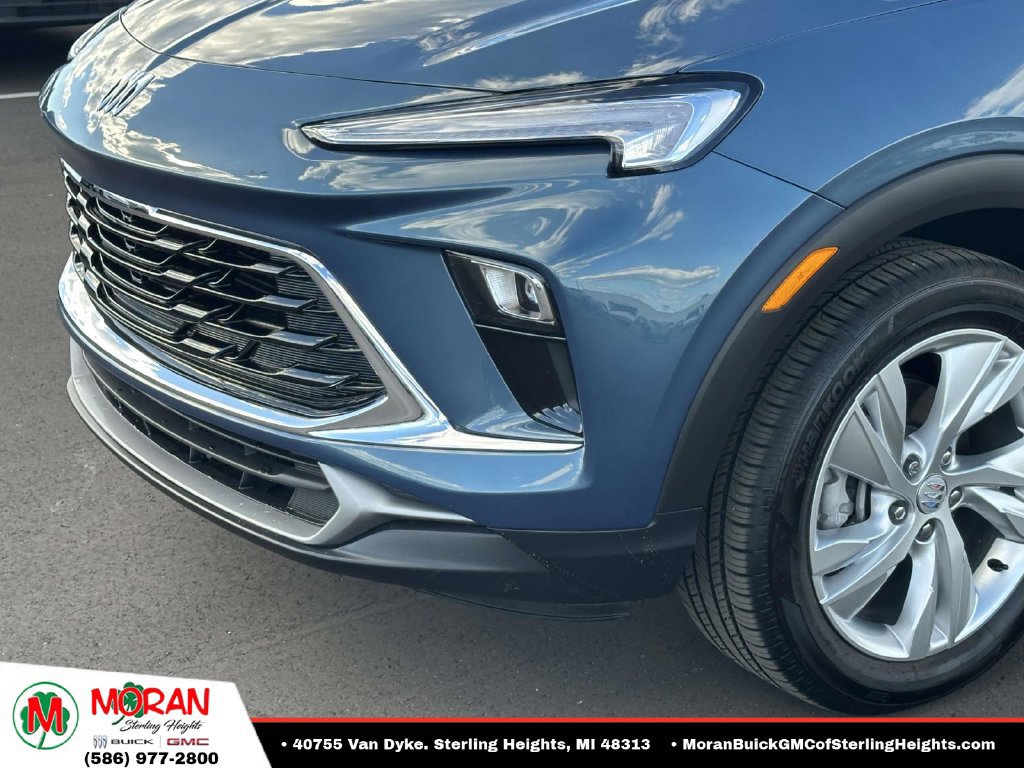 Certified 2025 Buick Encore GX Preferred w/ Comfort Package FWD image 7