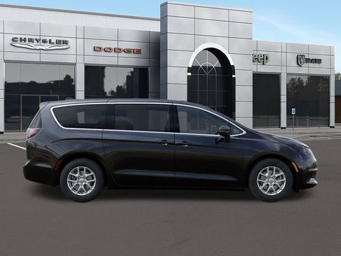 New 2026 Chrysler Voyager LX image 22