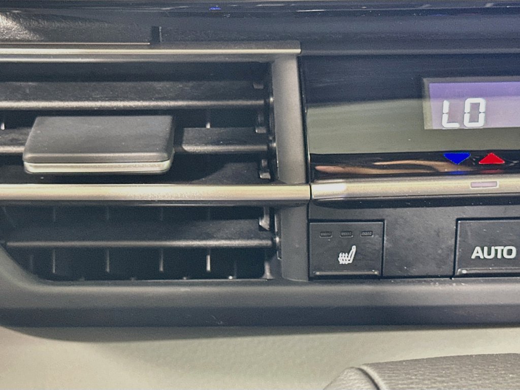Certified 2025 Toyota Sienna XLE w/ XLE Plus Package FWD image 20