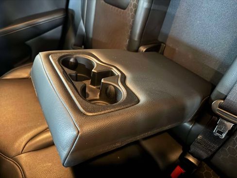 Used 2019 Jeep Compass Latitude w/ Popular Equipment Group AWD/4WD image 11