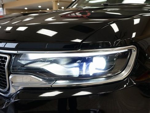 Used 2024 Jeep Wagoneer Series II w/ Flexible Seating Group image 25