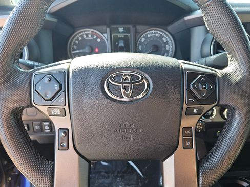 Used 2022 Toyota Tacoma TRD Off-Road image 13