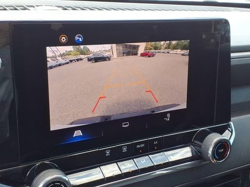Used 2024 Chevrolet Colorado W/T w/ Advanced Trailering Package AWD/4WD image 21