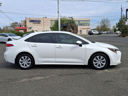 Used 2022 Toyota Corolla LE FWD image 8