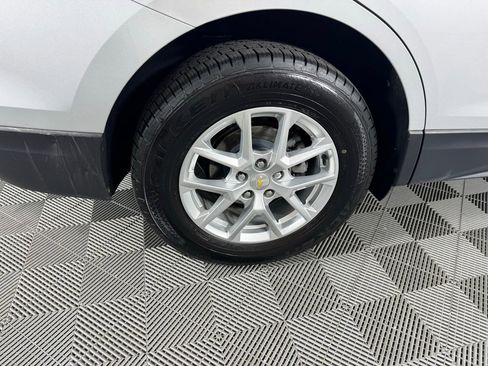 Used 2022 Chevrolet Equinox LS AWD/4WD image 33