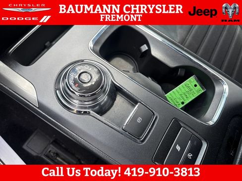 Used 2020 Ford Fusion SE FWD image 24