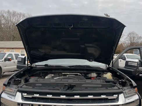 Used 2022 Chevrolet Silverado 3500 LTZ w/ LTZ Convenience Package image 16