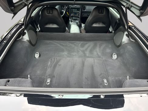 Used 2001 Chevrolet Corvette Coupe w/ Preferred Equipment Group2 RWD image 12