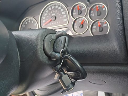 Used 2006 GMC Envoy SLT AWD/4WD image 27