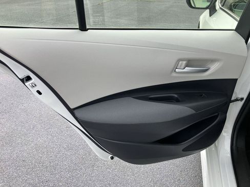 Used 2021 Toyota Corolla LE FWD image 21