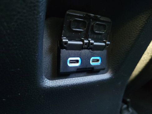 Used 2022 Toyota RAV4 XLE image 10