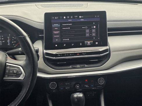 Used 2022 Jeep Compass Limited image 16