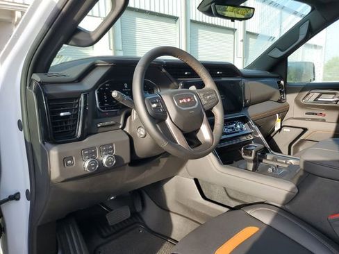 Used 2025 GMC Sierra 1500 AT4 w/ AT4 Premium Package AWD/4WD image 20