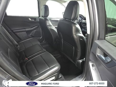 Used 2022 Ford Escape SEL image 18
