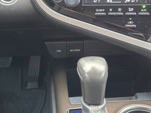 Used 2021 Toyota Camry XSE image 15