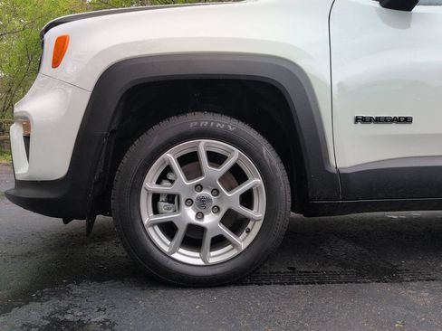 Used 2022 Jeep Renegade Sport w/ Sport Appearance Group AWD/4WD image 16