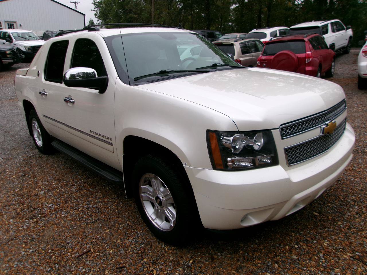 Used 2013 Chevrolet Avalanche LTZ AWD/4WD image 10