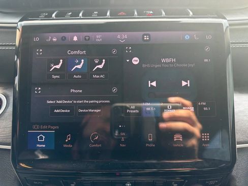 Used 2022 Jeep Grand Cherokee Limited AWD/4WD image 34