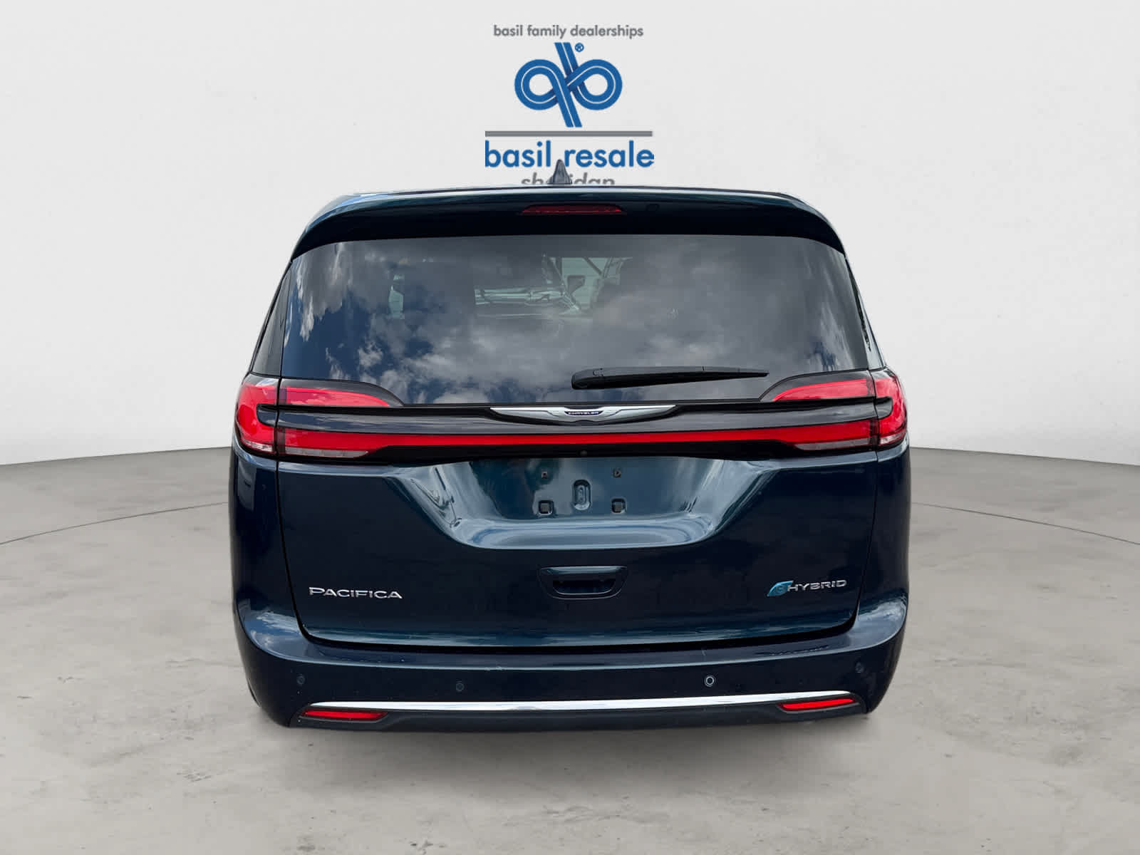 Used 2024 Chrysler Pacifica Limited FWD image 5