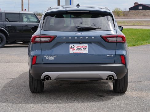 Used 2024 Ford Escape Active AWD/4WD image 4