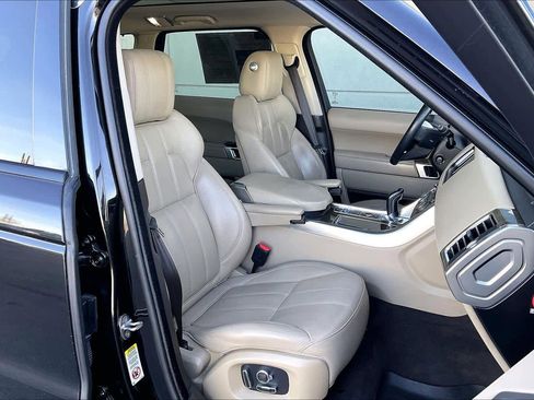 Used 2016 Land Rover Range Rover Sport HSE image 8