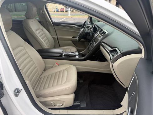 Used 2019 Ford Fusion SEL image 13