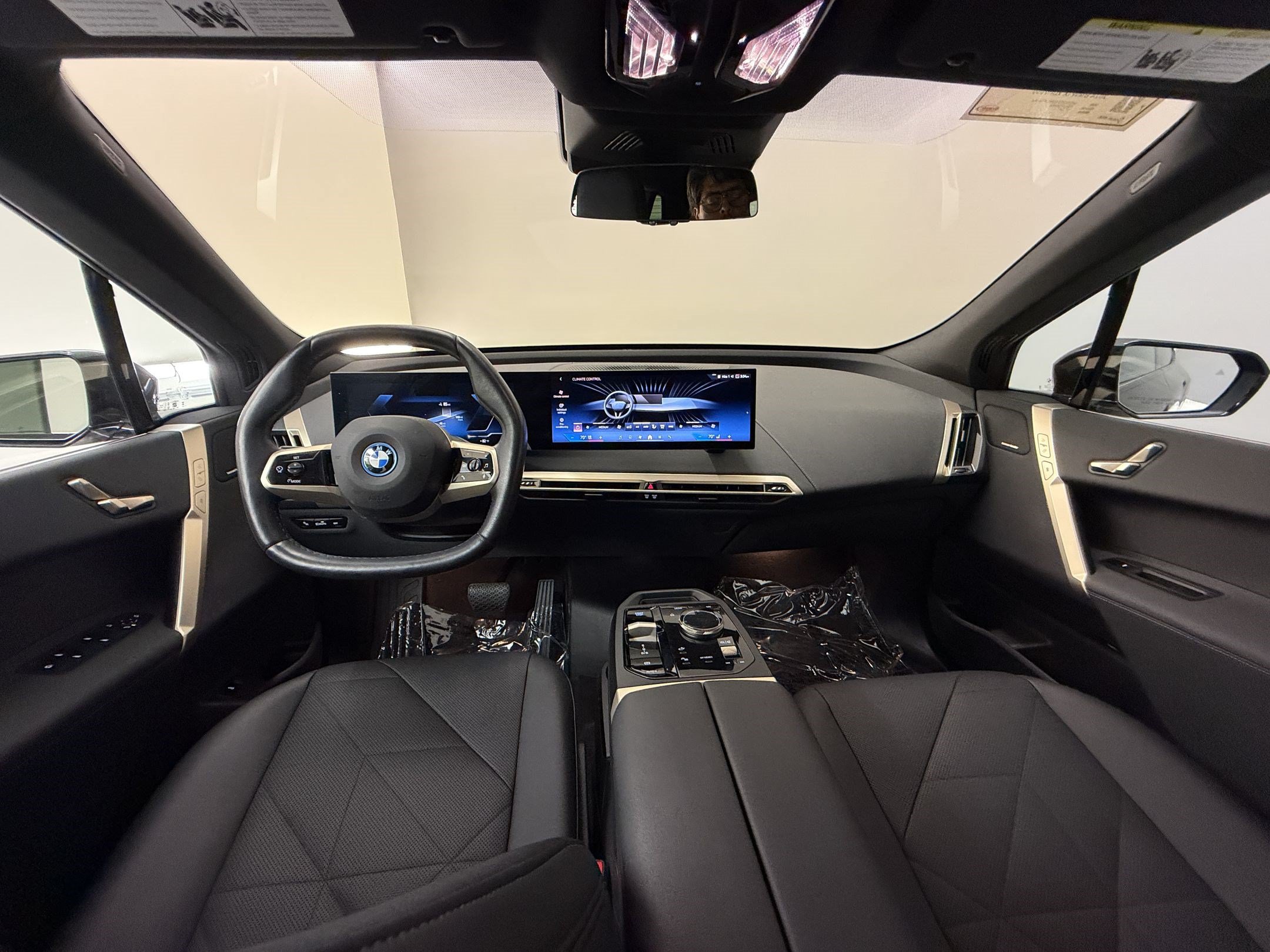 Certified 2024 BMW iX xDrive50 w/ Sport Package AWD/4WD image 16