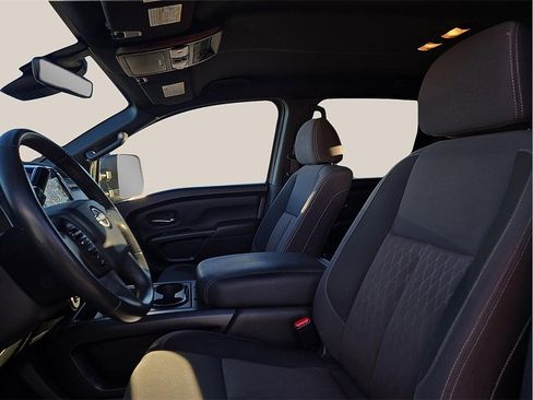 Used 2023 Nissan Titan SV w/ SV Convenience Package image 13