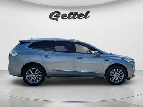 Used 2023 Buick Enclave Avenir w/ Avenir Technology Package FWD image 4