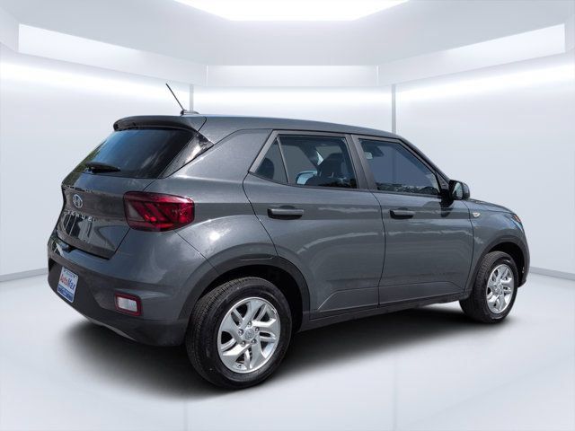 Used 2026 Hyundai Venue SE FWD image 3