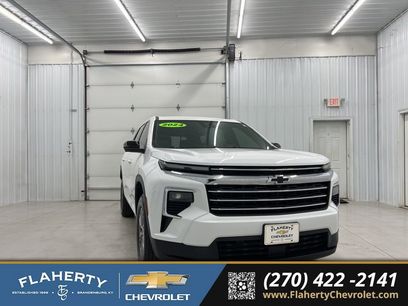 Used 2024 Chevrolet Traverse LT