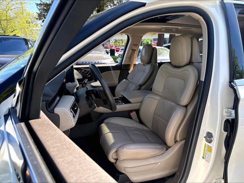 Used 2022 Lincoln Aviator Reserve w/ Equipment Group 201A AWD/4WD image 28