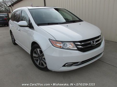 Used 2015 Honda Odyssey Touring Elite image 2