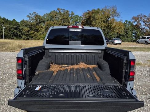 New 2026 Nissan Frontier SV w/ SV Convenience Package image 6