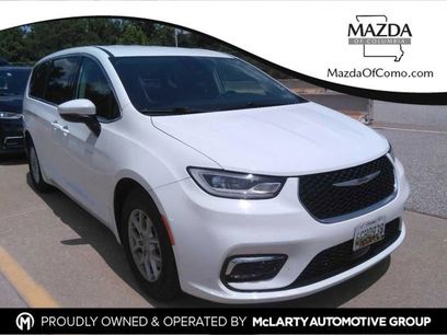 Used 2023 Chrysler Pacifica Touring-L