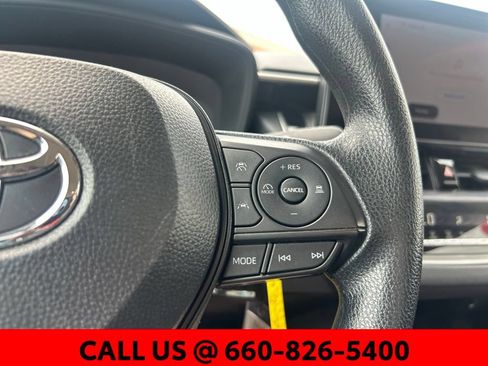 Used 2025 Toyota Corolla LE FWD image 12