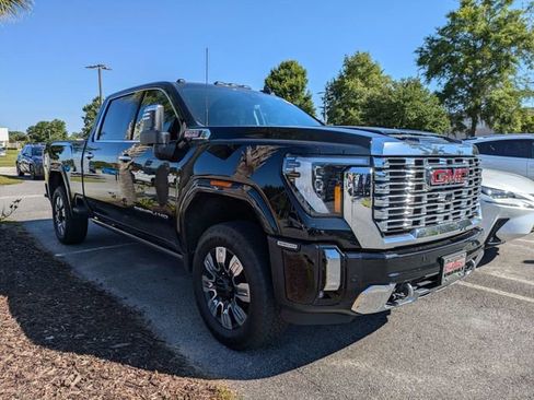 Used 2024 GMC Sierra 3500 Denali w/ Denali Reserve Package AWD/4WD image 2